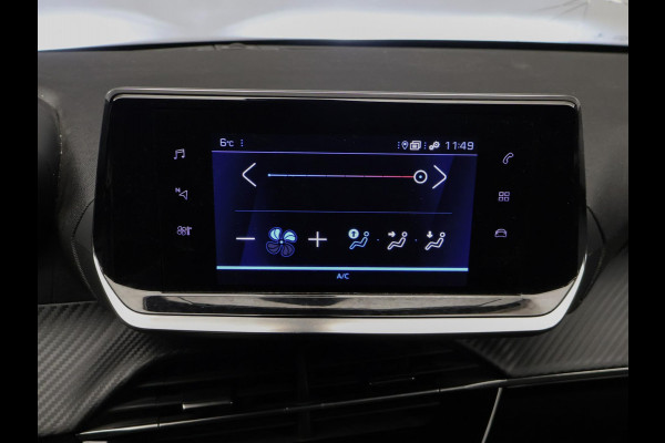 Peugeot 208 1.2 PureTech Allure Sport (APPLE CARPLAY,NAVI,PDC,CRUISE,LED,ELEKTRISCH PAKKET,SPORTSTOELEN,LM VELGEN)