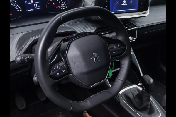 Peugeot 208 1.2 PureTech Allure Sport (APPLE CARPLAY,NAVI,PDC,CRUISE,LED,ELEKTRISCH PAKKET,SPORTSTOELEN,LM VELGEN)