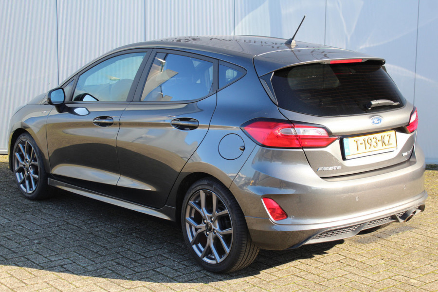 Ford Fiesta 1.0-125pk EcoBoost Mild-Hybrid ST-Line. Luxe, sportieve en goed onderhouden Fiesta ! Autm. airco, Cruise control, Lane assist, 17" Lmv, Parkeersensoren Achter, Metallic lak, Navigatie by Apple/Android, LED verlichting etc.