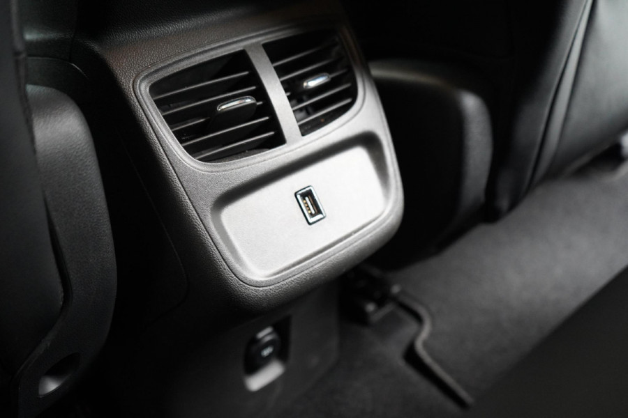 Opel Grandland X 1.2 130pk Turbo Innovation | Blind-spot | Sportstoelen | Cruise control | Climate control ECC | Lm velgen