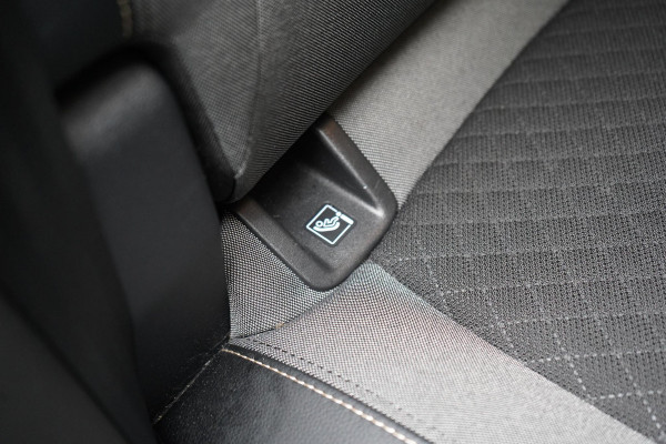 Opel Grandland X 1.2 130pk Turbo Innovation | Blind-spot | Sportstoelen | Cruise control | Climate control ECC | Lm velgen