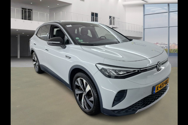 Volkswagen ID.4 First 77 kWh | Stoelverwarming | Stuurverwarming | Trekhaak | Adaptive Cruise Control | Navigatie | Apple Carplay | Keyless | Camera | Parkersensoren |
