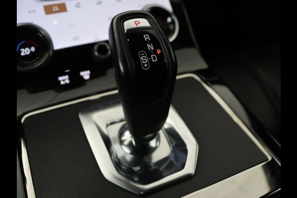 Land Rover Range Rover Evoque 1.5 P300e AWD R-Dynamic | Panoramadak | Leder | Stoelverwarming | Meridian Audio | Keyless | Trekhaak | Carplay | Navigatie | Camera | Stuurverwarming | PHEV | Plug In