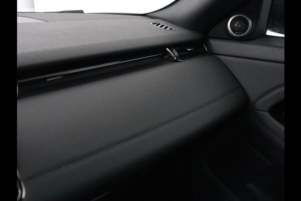 Land Rover Range Rover Evoque 1.5 P300e AWD R-Dynamic | Panoramadak | Leder | Stoelverwarming | Meridian Audio | Keyless | Trekhaak | Carplay | Navigatie | Camera | Stuurverwarming | PHEV | Plug In