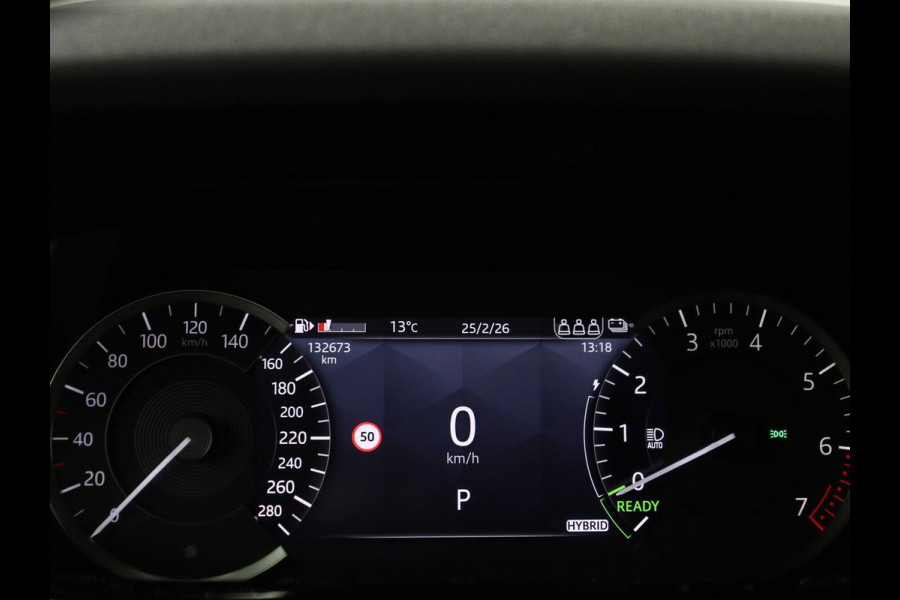 Land Rover Range Rover Evoque 1.5 P300e AWD R-Dynamic | Panoramadak | Leder | Stoelverwarming | Meridian Audio | Keyless | Trekhaak | Carplay | Navigatie | Camera | Stuurverwarming | PHEV | Plug In