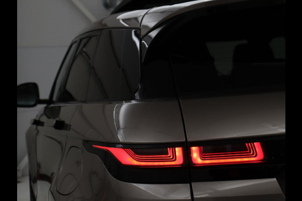 Land Rover Range Rover Evoque 1.5 P300e AWD R-Dynamic | Panoramadak | Leder | Stoelverwarming | Meridian Audio | Keyless | Trekhaak | Carplay | Navigatie | Camera | Stuurverwarming | PHEV | Plug In