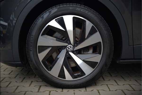 Volkswagen ID.4 First 77 kWh | Stoelverwarming | Stuurverwarming | Trekhaak | Adaptive Cruise Control | Navigatie | Apple Carplay | Keyless | Camera | Parkersensoren |