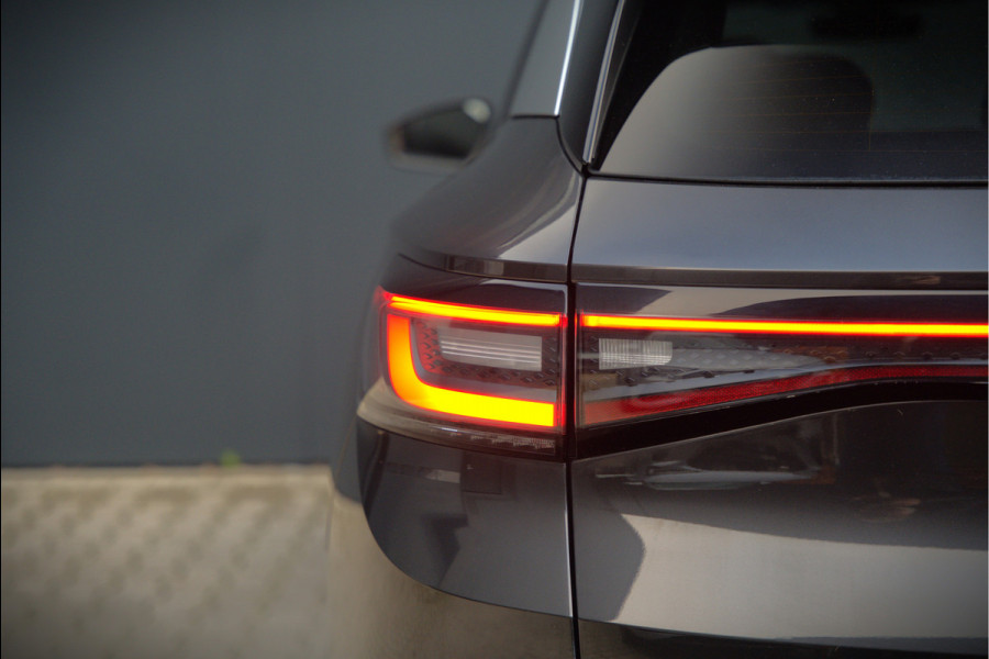 Volkswagen ID.4 First 77 kWh | Stoelverwarming | Stuurverwarming | Trekhaak | Adaptive Cruise Control | Navigatie | Apple Carplay | Keyless | Camera | Parkersensoren |