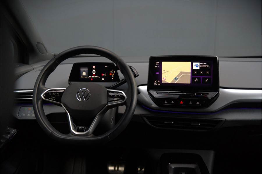 Volkswagen ID.4 First 77 kWh | Stoelverwarming | Stuurverwarming | Trekhaak | Adaptive Cruise Control | Navigatie | Apple Carplay | Keyless | Camera | Parkersensoren |