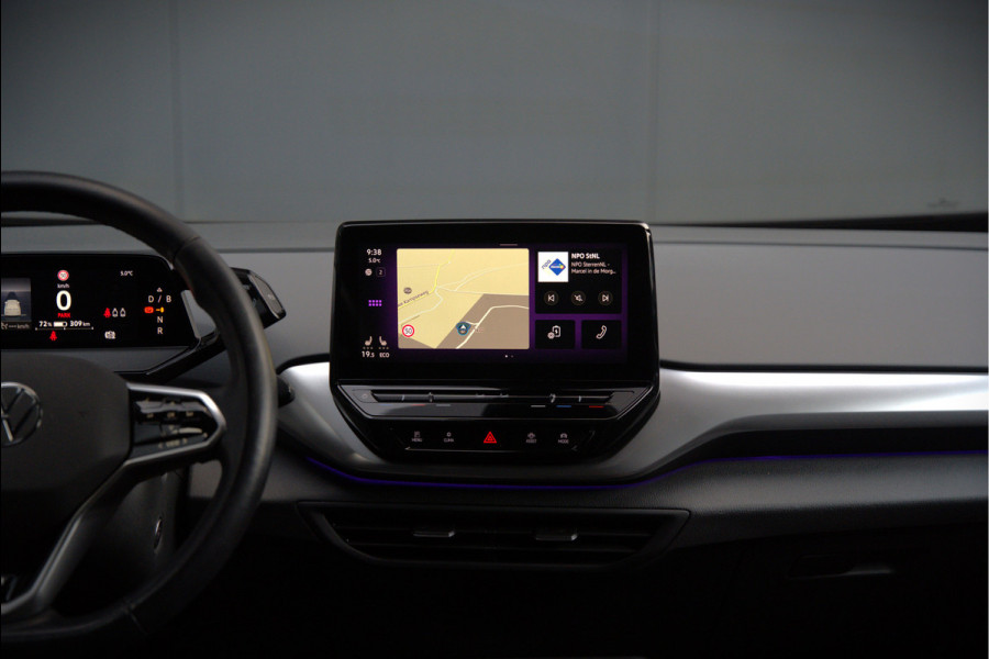 Volkswagen ID.4 First 77 kWh | Stoelverwarming | Stuurverwarming | Trekhaak | Adaptive Cruise Control | Navigatie | Apple Carplay | Keyless | Camera | Parkersensoren |