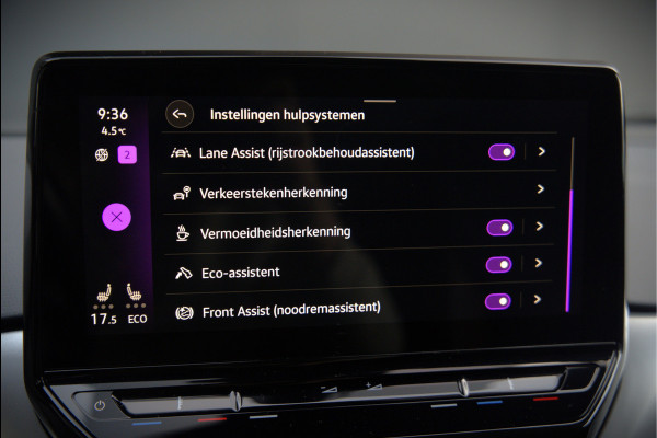 Volkswagen ID.4 First 77 kWh | Stoelverwarming | Stuurverwarming | Trekhaak | Adaptive Cruise Control | Navigatie | Apple Carplay | Keyless | Camera | Parkersensoren |