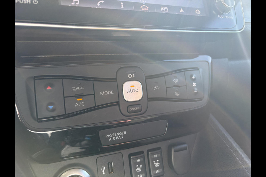 Nissan Leaf Tekna 40 kWh | ProPilot | 360 Camera | Stoelverwarming | BOSE | Stuurverwarming |