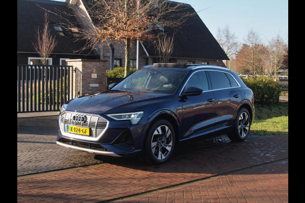 Audi e-tron 55 quattro S edition 95 kWh | SOH 95% | S-Line | Panoramadak | Trekhaak | Apple Carplay | Cruise Control | Parkeersensoren |