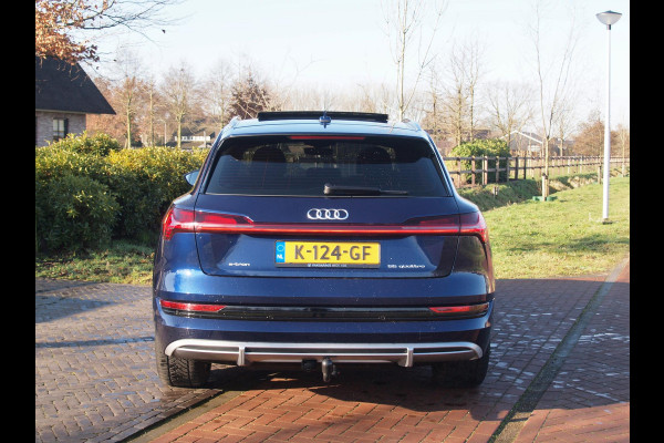 Audi e-tron 55 quattro S edition 95 kWh | SOH 95% | S-Line | Panoramadak | Trekhaak | Apple Carplay | Cruise Control | Parkeersensoren |