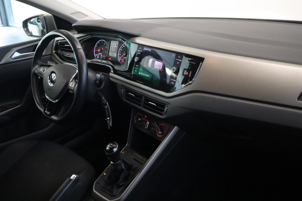 Volkswagen Polo 1.0 TSI R-Line Edition ACC 16''lmv Navigatie 24 maanden garantie mogelijk (*vraag naar de voorwaarden)