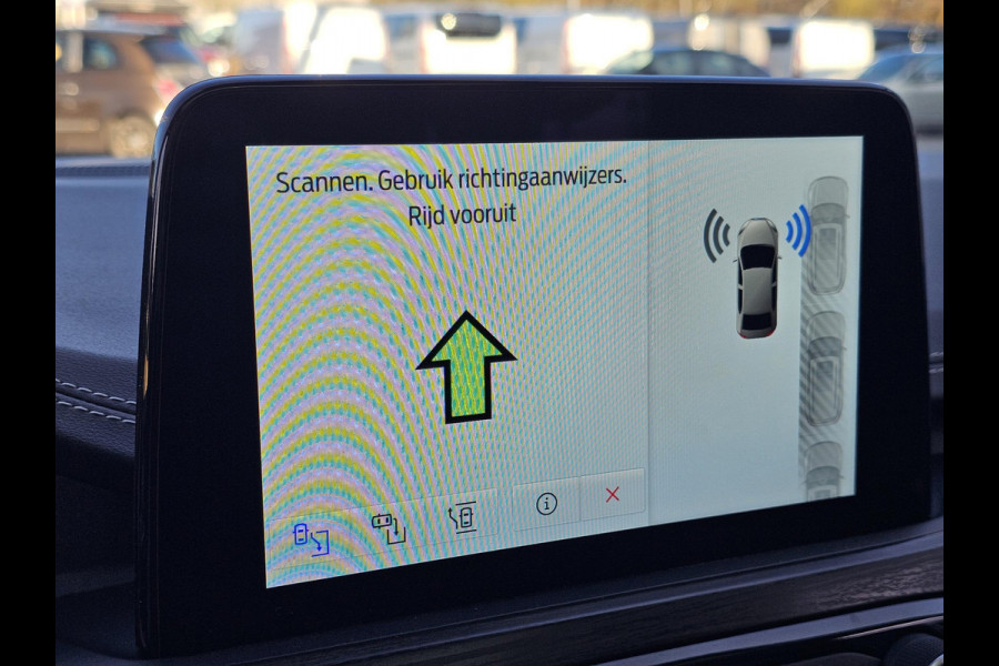 Ford Kuga Vignale Panoramadak | Lederen bekleding | Stoelgeheugen | Elektrische Achterklep | Winterpack | Zéér compleet!