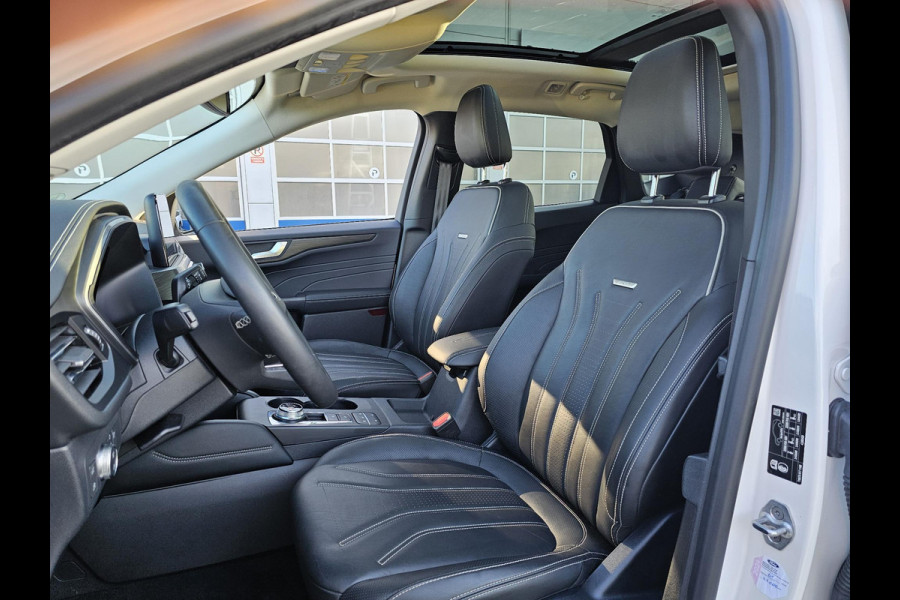Ford Kuga Vignale Panoramadak | Lederen bekleding | Stoelgeheugen | Elektrische Achterklep | Winterpack | Zéér compleet!