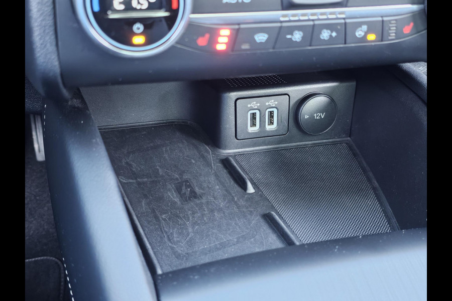 Ford Kuga Vignale Panoramadak | Lederen bekleding | Stoelgeheugen | Elektrische Achterklep | Winterpack | Zéér compleet!