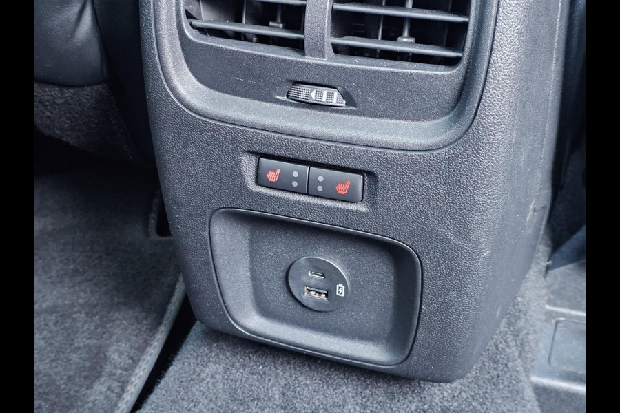 Ford Kuga Vignale Panoramadak | Lederen bekleding | Stoelgeheugen | Elektrische Achterklep | Winterpack | Zéér compleet!