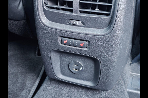 Ford Kuga Vignale Panoramadak | Lederen bekleding | Stoelgeheugen | Elektrische Achterklep | Winterpack | Zéér compleet!