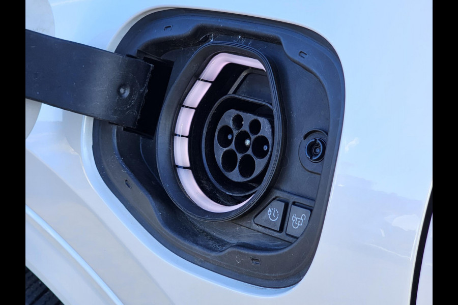 Ford Kuga Vignale Panoramadak | Lederen bekleding | Stoelgeheugen | Elektrische Achterklep | Winterpack | Zéér compleet!