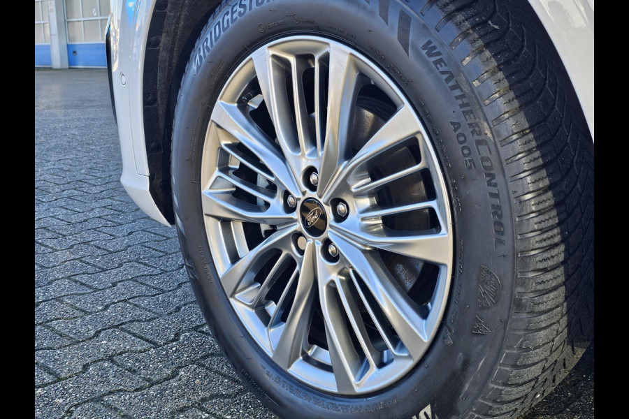 Ford Kuga Vignale Panoramadak | Lederen bekleding | Stoelgeheugen | Elektrische Achterklep | Winterpack | Zéér compleet!