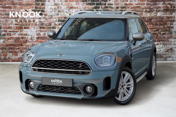 MINI Countryman Cooper S E ALL4 Classic Automaat / Panoramadak / Stuurwielverwarming / Harman Kardon / LED / MINI Navigatiesysteem / 17 Inch / Sportstoelen / Trekhaak / Lichtpakket