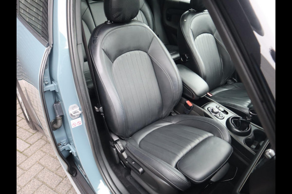 MINI Countryman Cooper S E ALL4 Classic Automaat / Panoramadak / Stuurwielverwarming / Harman Kardon / LED / MINI Navigatiesysteem / 17 Inch / Sportstoelen / Trekhaak / Lichtpakket