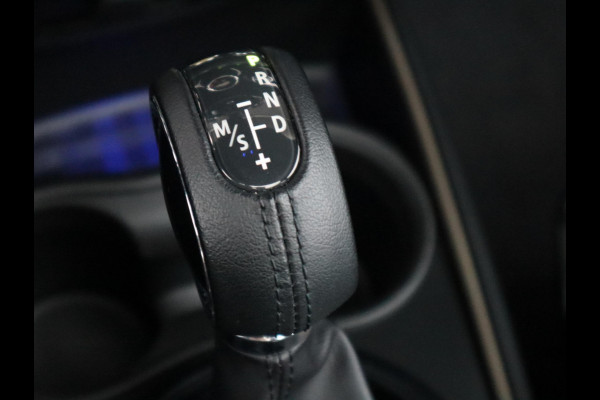 MINI Countryman Cooper S E ALL4 Classic Automaat / Panoramadak / Stuurwielverwarming / Harman Kardon / LED / MINI Navigatiesysteem / 17 Inch / Sportstoelen / Trekhaak / Lichtpakket