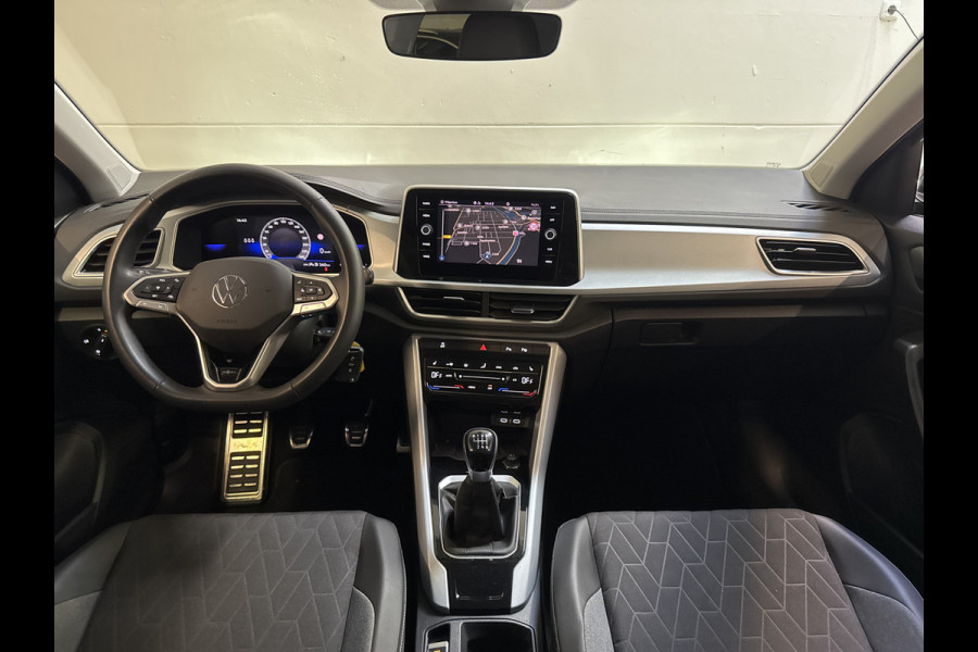Volkswagen T-Roc TSI 115PK LIFE GOAL EDITION NAVI/CARPLAY/STOELVERWARMING/ FABRIEKSGARANTIE