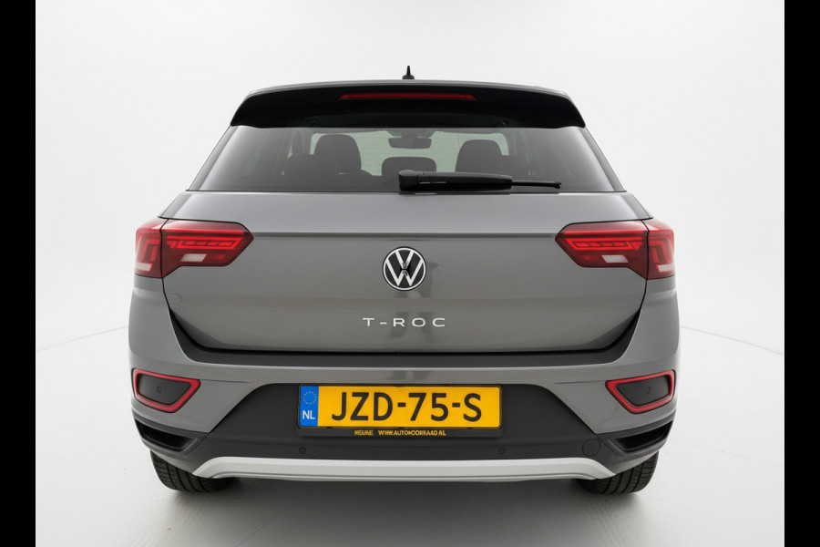 Volkswagen T-Roc TSI 115PK LIFE GOAL EDITION NAVI/CARPLAY/STOELVERWARMING/ FABRIEKSGARANTIE