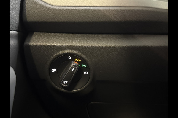 Volkswagen T-Roc TSI 115PK LIFE GOAL EDITION NAVI/CARPLAY/STOELVERWARMING/ FABRIEKSGARANTIE