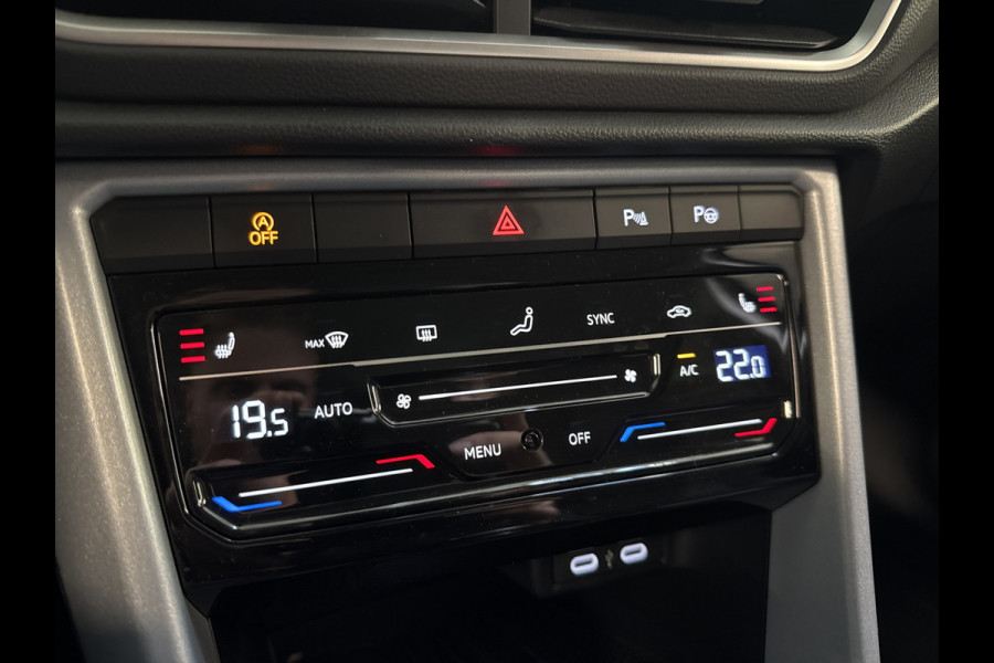 Volkswagen T-Roc TSI 115PK LIFE GOAL EDITION NAVI/CARPLAY/STOELVERWARMING/ FABRIEKSGARANTIE