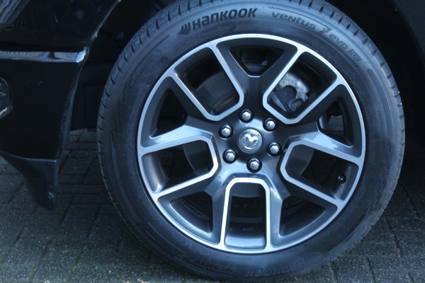 Dodge Ram 1500 5.7 V8 402pk 4x4 Crew Cab Laramie LPG Panoramadak Luchtvering NL-Auto NAP Clima Cruise Navi Camera LMV Leder Keyless