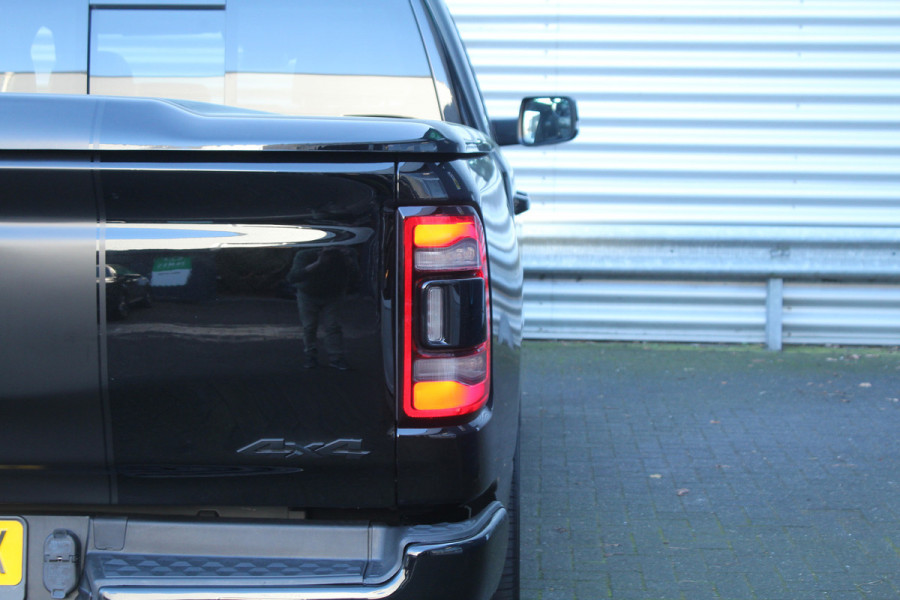 Dodge Ram 1500 5.7 V8 402pk 4x4 Crew Cab Laramie LPG Panoramadak Luchtvering NL-Auto NAP Clima Cruise Navi Camera LMV Leder Keyless