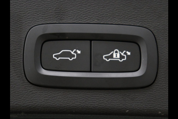 Volvo XC40 1.5 T4 Recharge R Design Expression | Leder | Trekhaak | Stoel & Stuurverwarming | Adaptive cruise | Carplay | Camera | Navigatie | Keyless | PHEV | Plug In