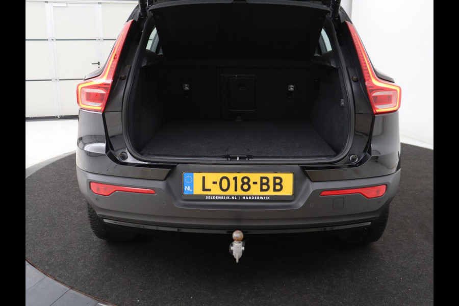 Volvo XC40 1.5 T4 Recharge R Design Expression | Leder | Trekhaak | Stoel & Stuurverwarming | Adaptive cruise | Carplay | Camera | Navigatie | Keyless | PHEV | Plug In