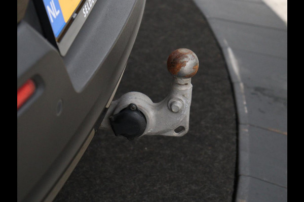 Volvo XC40 1.5 T4 Recharge R Design Expression | Leder | Trekhaak | Stoel & Stuurverwarming | Adaptive cruise | Carplay | Camera | Navigatie | Keyless | PHEV | Plug In