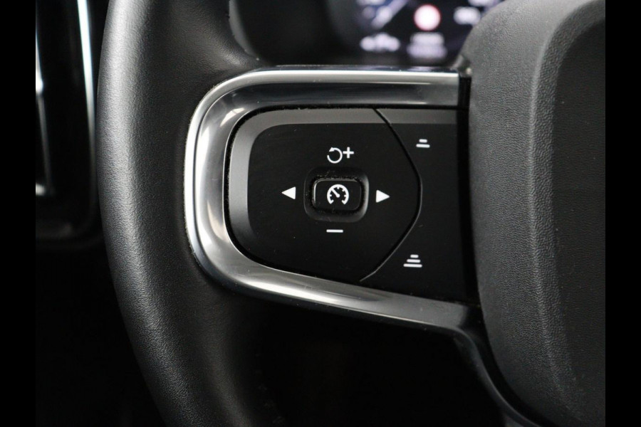 Volvo XC40 1.5 T4 Recharge R Design Expression | Leder | Trekhaak | Stoel & Stuurverwarming | Adaptive cruise | Carplay | Camera | Navigatie | Keyless | PHEV | Plug In