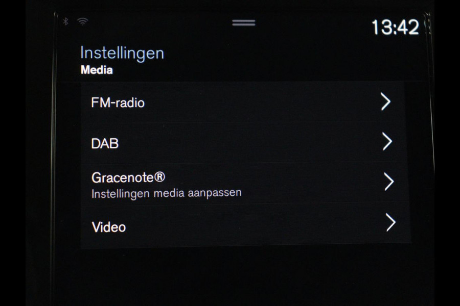 Volvo XC40 1.5 T4 Recharge R Design Expression | Leder | Trekhaak | Stoel & Stuurverwarming | Adaptive cruise | Carplay | Camera | Navigatie | Keyless | PHEV | Plug In