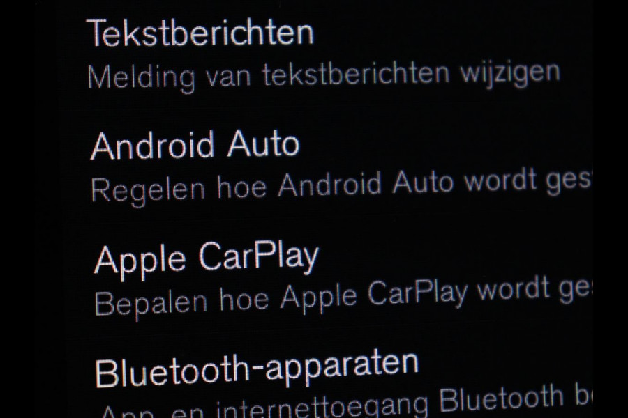 Volvo XC40 1.5 T4 Recharge R Design Expression | Leder | Trekhaak | Stoel & Stuurverwarming | Adaptive cruise | Carplay | Camera | Navigatie | Keyless | PHEV | Plug In