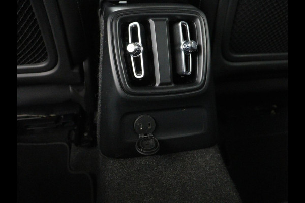 Volvo XC40 1.5 T4 Recharge R Design Expression | Leder | Trekhaak | Stoel & Stuurverwarming | Adaptive cruise | Carplay | Camera | Navigatie | Keyless | PHEV | Plug In