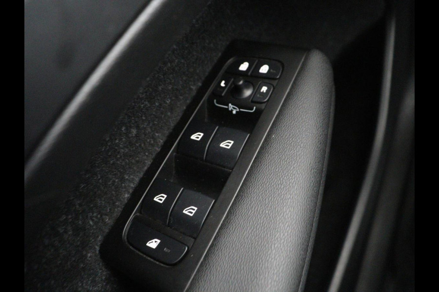 Volvo XC40 1.5 T4 Recharge R Design Expression | Leder | Trekhaak | Stoel & Stuurverwarming | Adaptive cruise | Carplay | Camera | Navigatie | Keyless | PHEV | Plug In