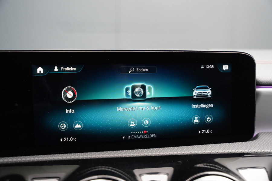 Mercedes-Benz CLA-Klasse 200 Business Solution AMG | Panoramadak | Stoelverwarming | Keyless | Cruise Control | Ambiance verlichting | Camera | Parkeersensoren |