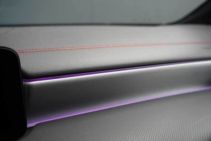 Mercedes-Benz CLA-Klasse 200 Business Solution AMG | Panoramadak | Stoelverwarming | Keyless | Cruise Control | Ambiance verlichting | Camera | Parkeersensoren |