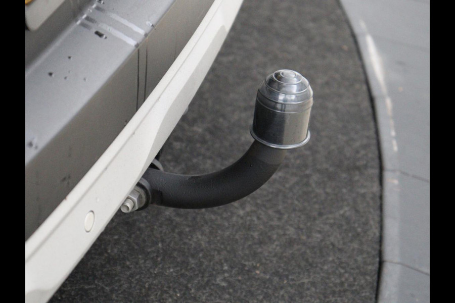 Renault Captur 1.0 TCe Intens | Stoelverwarming | Trekhaak | Carplay | Camera | Navigatie | Half leder | Full LED | Keyless | Climate control | Cruise control | Getint glas