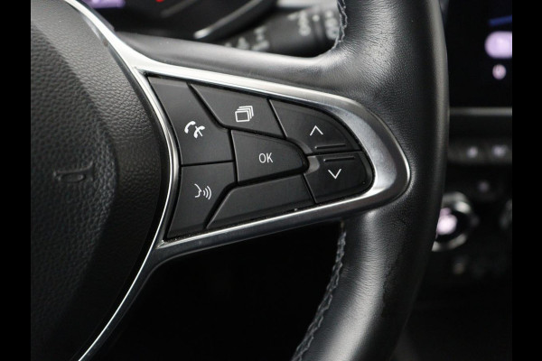 Renault Captur 1.0 TCe Intens | Stoelverwarming | Trekhaak | Carplay | Camera | Navigatie | Half leder | Full LED | Keyless | Climate control | Cruise control | Getint glas