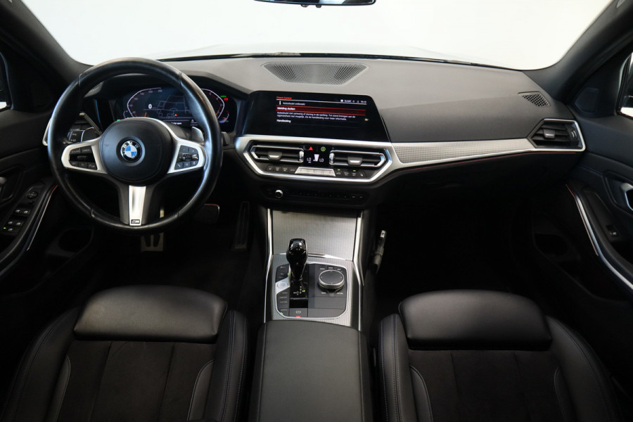 BMW 3 Serie Touring 320i M-Sport Business Edition Climate/Cruise Navi PDC NAP!