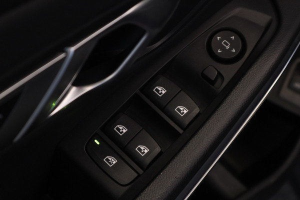 BMW 3 Serie Touring 320i M-Sport Business Edition Climate/Cruise Navi PDC NAP!