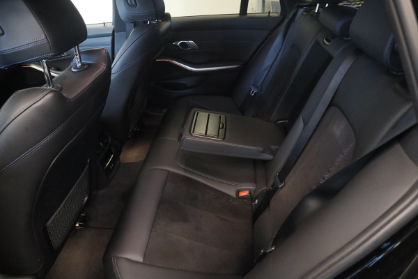 BMW 3 Serie Touring 320i M-Sport Business Edition Climate/Cruise Navi PDC NAP!